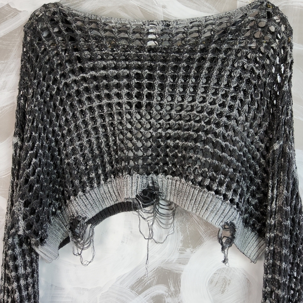 HOT TOPIC Black Gray Mesh Deconstructed Goth Punk Y2K Cropped Top Sz M Unisex - Picture 9 of 10